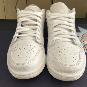 Air Jordan 1 Low triple white